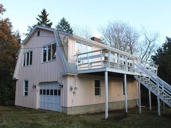 34-34R Summer St, Rockport, MA 01966