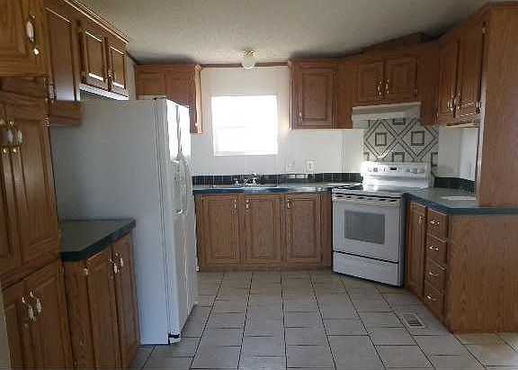 4th image of 16500 Sunflower Dr