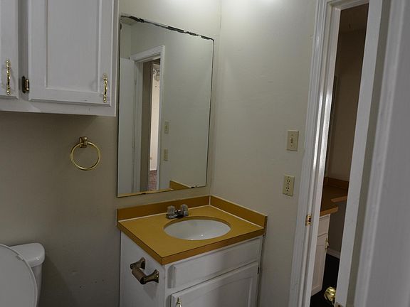 2nd image of 2240 Seville Ct Unit 2240
