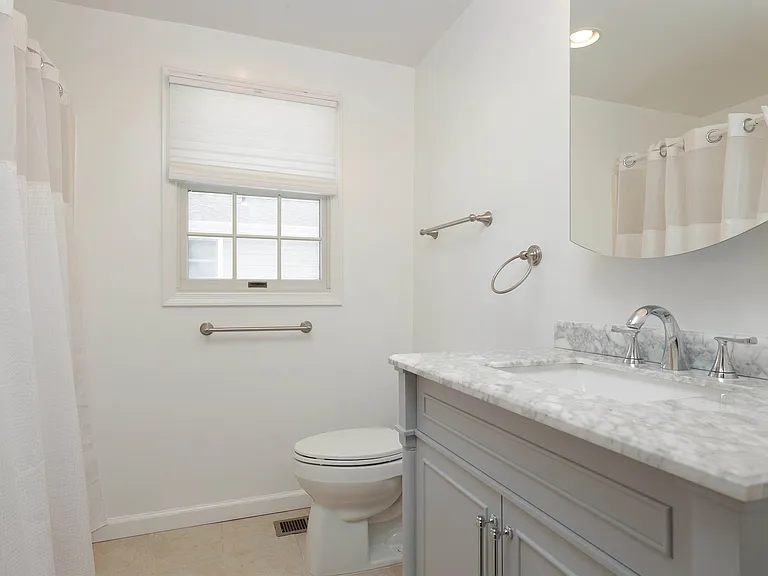 16 Pine Tree Ln — Photo 7