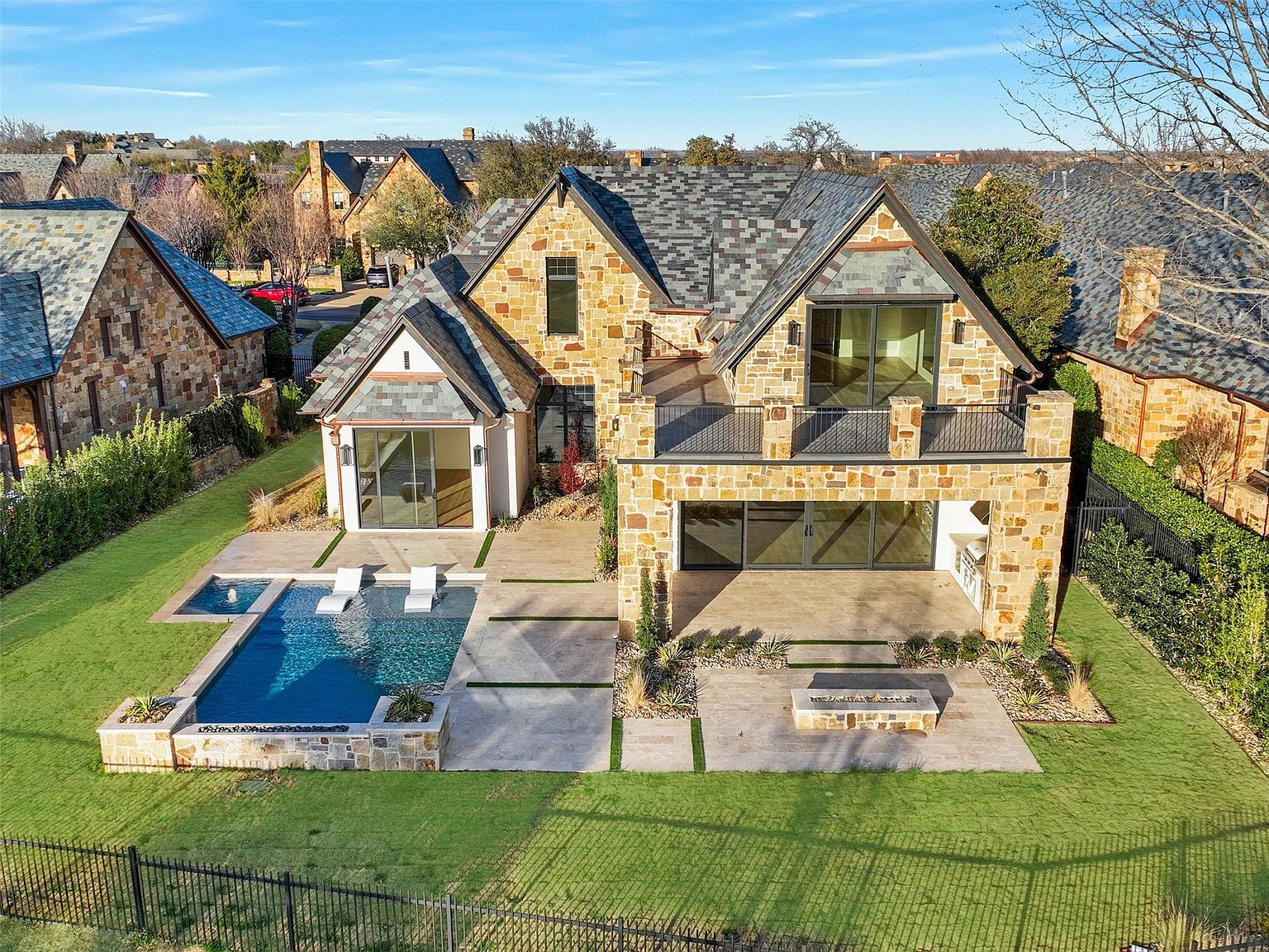 2320 Cedar Elm Ter