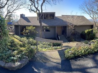 40 High Oak Dr, Medford, OR 97504