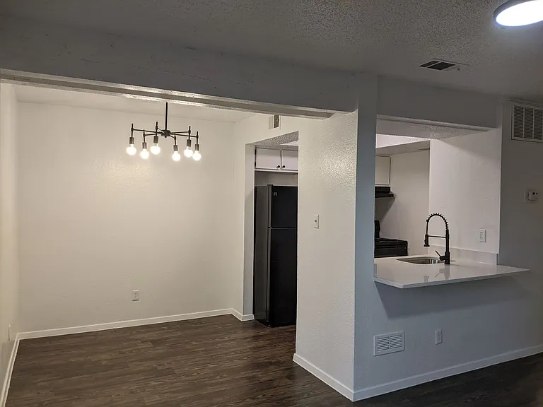 Townhollow Apartments — Photo 27