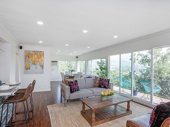 4th image of 2527 Hyler Ave