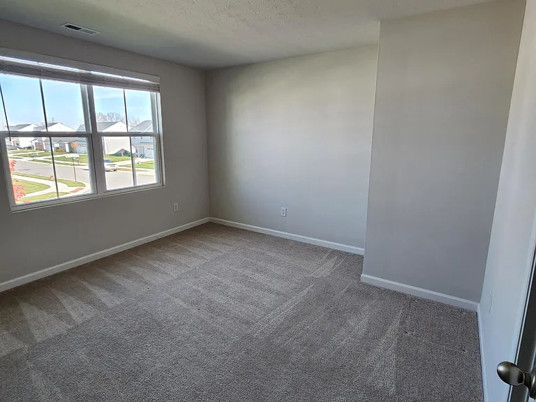 9760 Oak Grove Dr — Photo 16