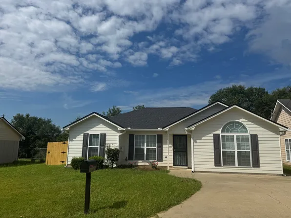 2203 Summerwind Dr, Phenix City, AL 36869