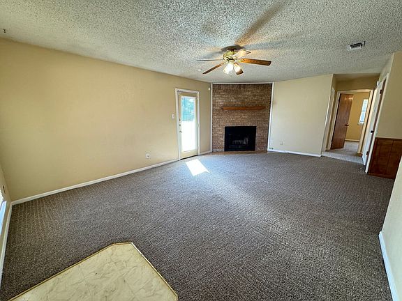 2nd image of 804 Lisa Ln