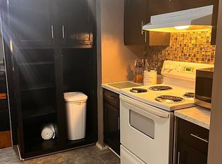 787 W Cushing St, Decatur, IL 62526