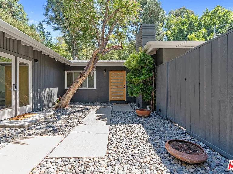 2820 Nichols Canyon Pl — Photo 3
