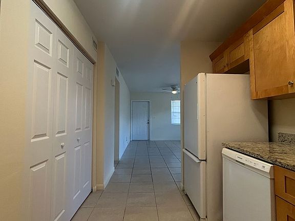 5th image of 1303 SW Santa Barbara Pl