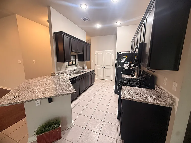 Pinecrest Dr — Photo 3
