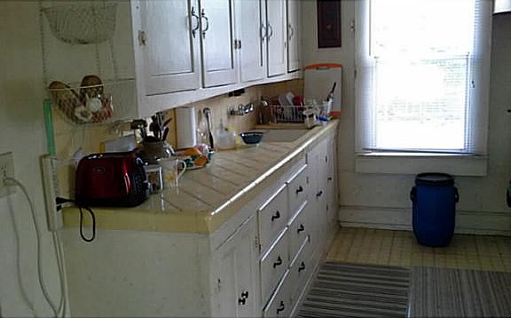 2nd image of 3036 Jarvis St