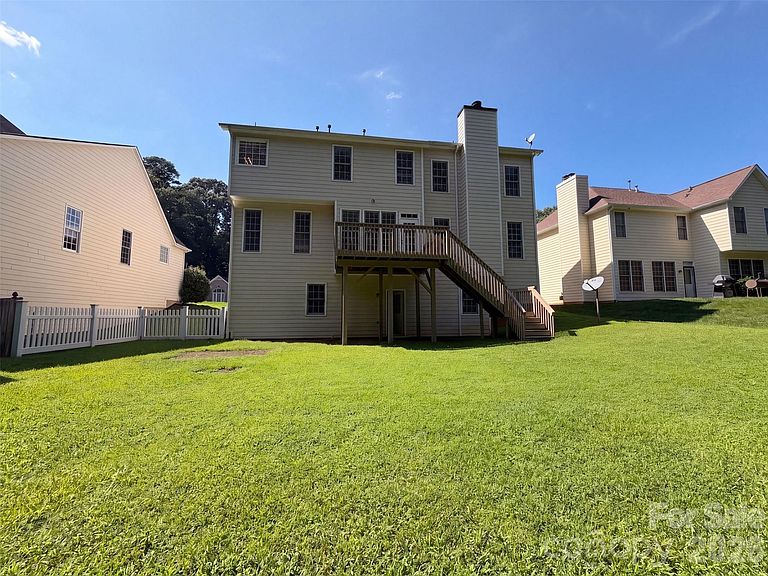 3106 Arklow Rd