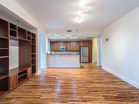 2nd image of 618 N Boylan Ave Suite 528