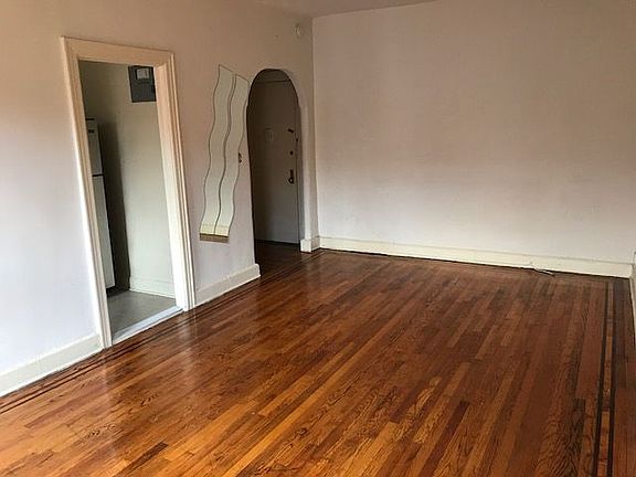 3rd image of 4536 39th Pl APT 3H