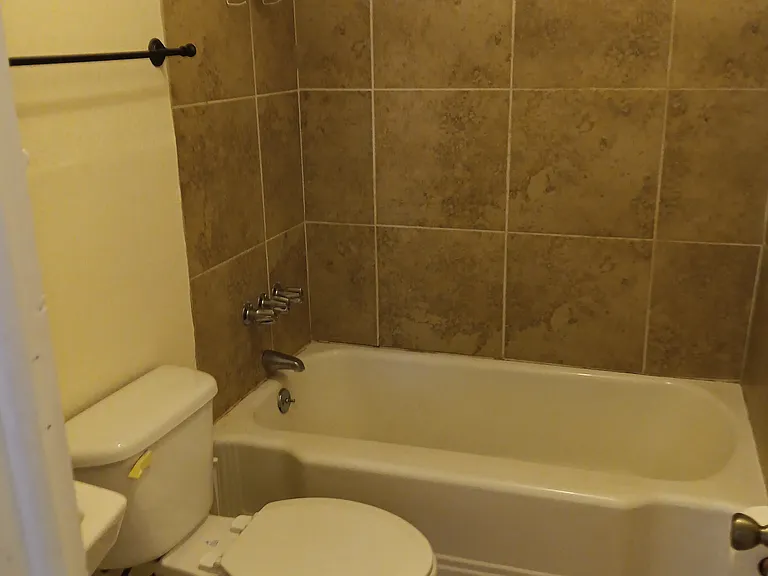 106 Cavalier Dr — Photo 7
