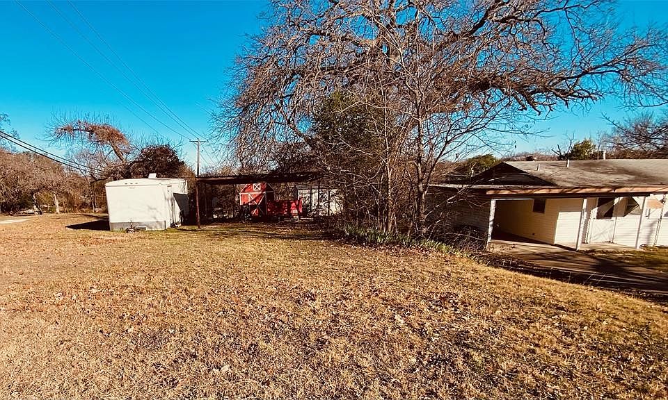 2nd image of 428 Churchill Rd