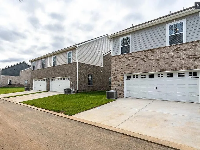 4521 Sardius Dr — Photo 37