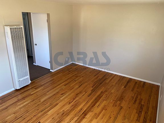 4th image of 444 Blaine St