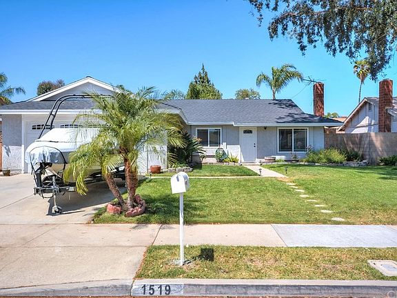 2nd image of 1519 E Banyan St