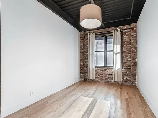 Rented by Smart City Real Estate LLC | media 16