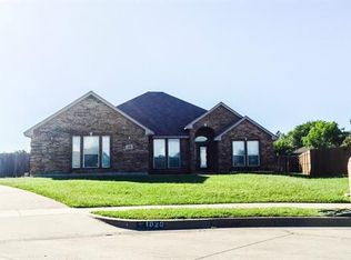 1020 Greenbriar Ct, Saginaw, TX 76179