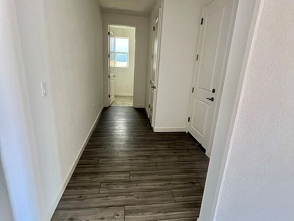 3rd image of 3231 Mesa Oak St