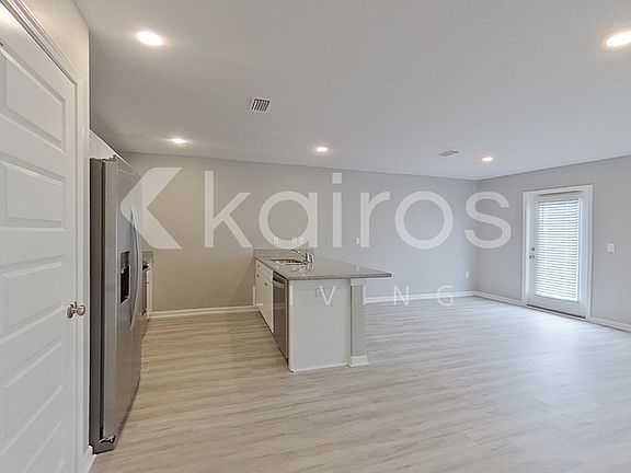 5th image of 241 Monarch Ln
