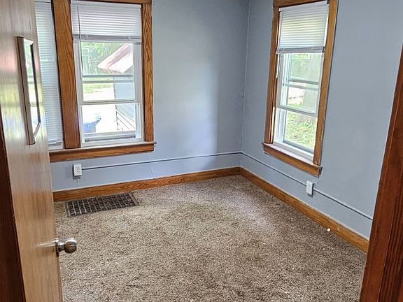 3rd image of 213 Perrin St APT 1