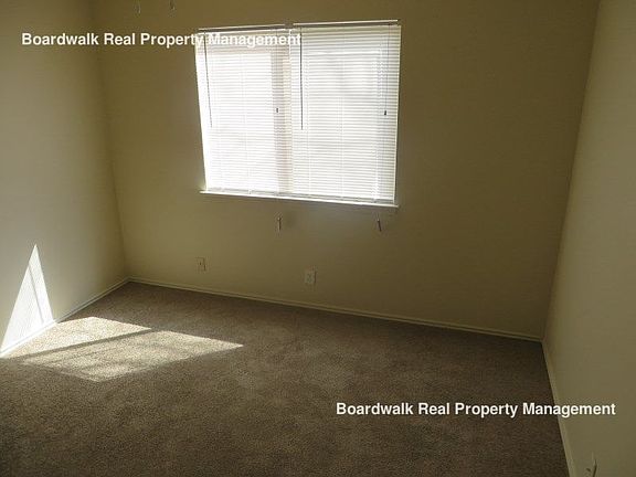 5th image of 8826 Meadow Range St