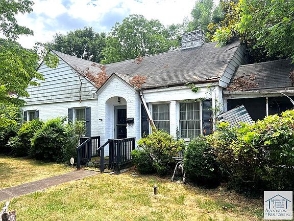 2nd image of 904 Spruce St