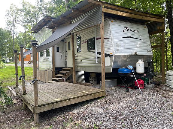 2nd image of 321 Timberlane Rd