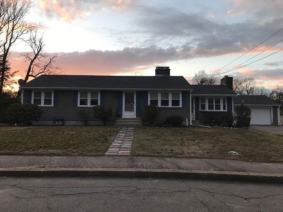 1st image of 21 Woodman Cir