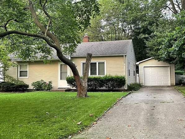 1502 Wiley Dr, Urbana, IL 61801