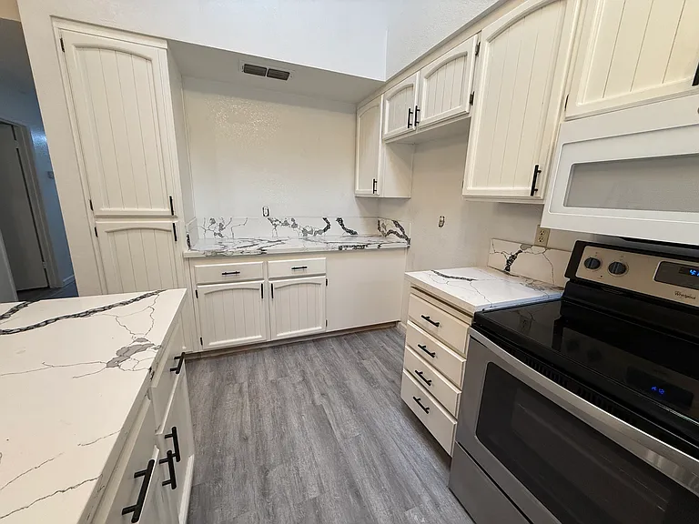 6216 Van Maren Ln — Photo 33