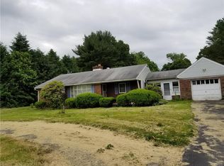 1105 Bridle Path Rd, Bethlehem, PA 18017