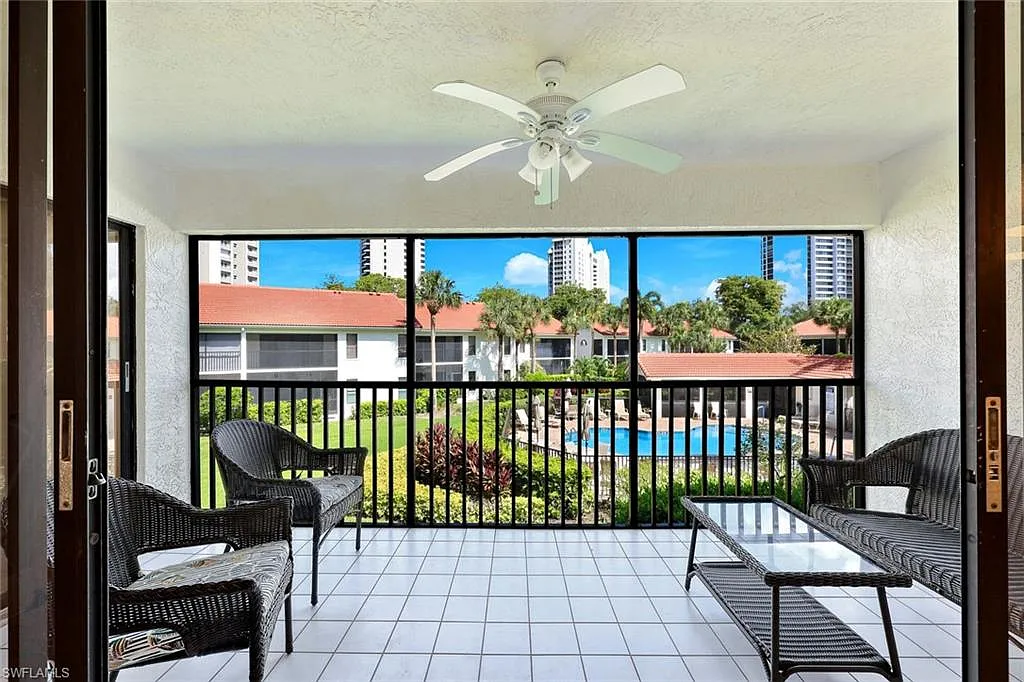 2 bed, 2.0 bath, 1300 sqft, $4,200 — Photo 4