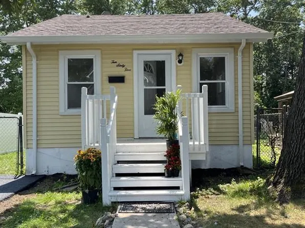 1065 Arbutus Way, Laurence Harbor, NJ 08879