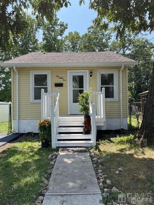 1065 Arbutus Way, Laurence Harbor, NJ 08879