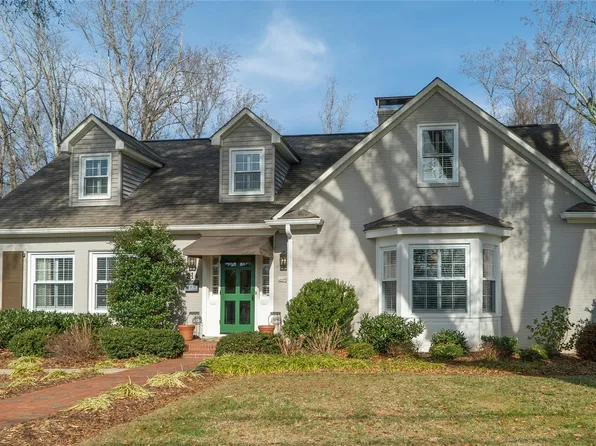 214 W Park Dr, Morganton, NC 28655