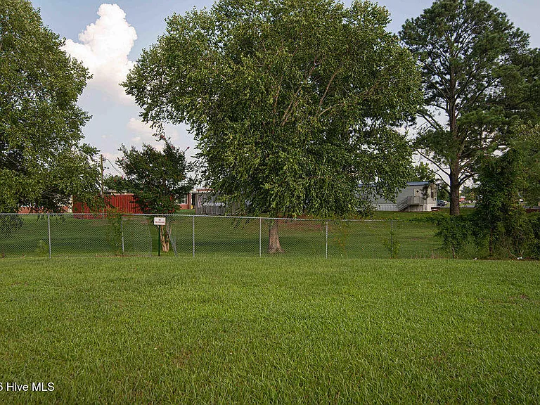 322 Starling St — Photo 21