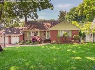31 Northwood Ave, Demarest, NJ 07627