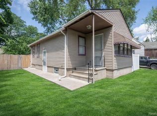 785 Kenilworth Ave, Pontiac, MI 48340