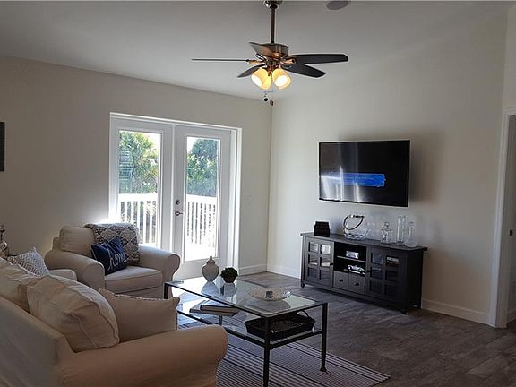 5th image of 7046 Peacock Ln
