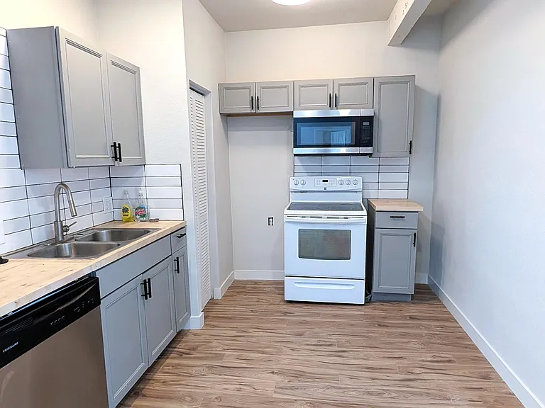 5375 Perry St — Photo 10