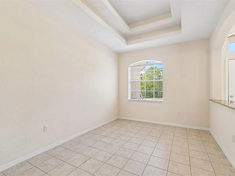 37 Greenpark Blvd — Photo 8