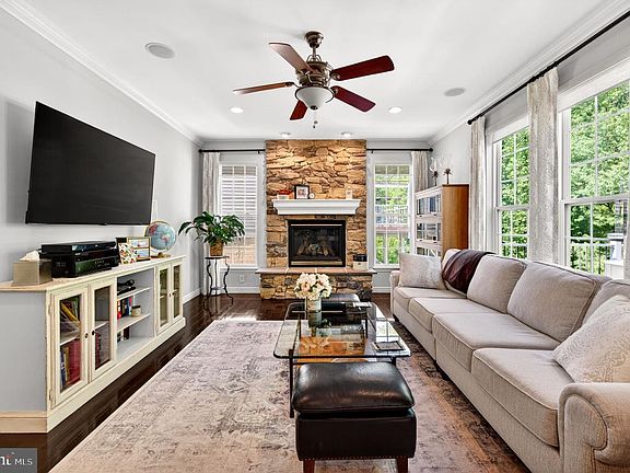 4th image of 7239 Lyndsey Way
