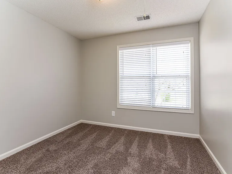 4323 Chesapeake Trce NW — Photo 9