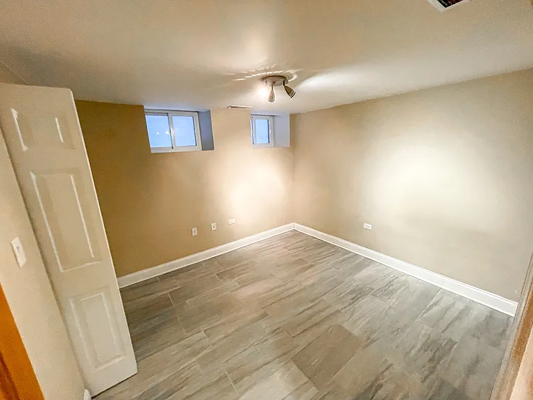 1435 W. Grand Ave. — Photo 19