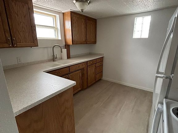5th image of 715 Wood Ave #1/2